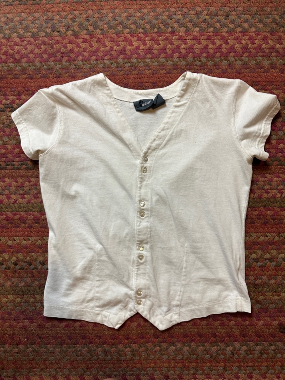 90s VTG LIZWEAR WHITE BASIC BUTTON FRONT 100% COTTON TEE